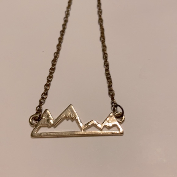 Gold mountain wanderlust necklace! - Picture 1 of 2